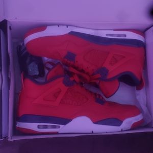Fiba 4s 🔥 worn only twice with OG box  📦